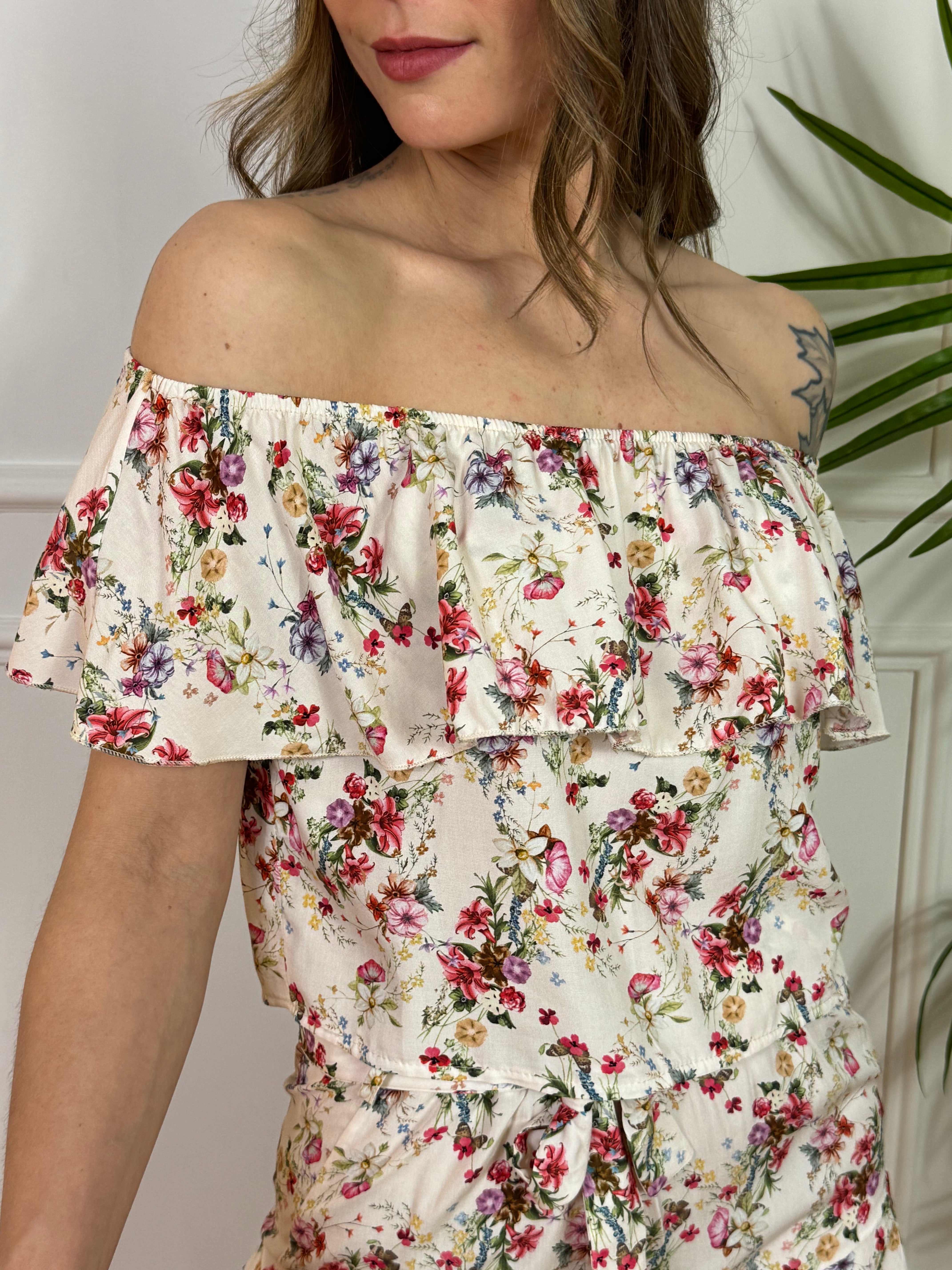 TOP CORTO Susy Mix scollo shiffer PANNA CON FIORELLINI