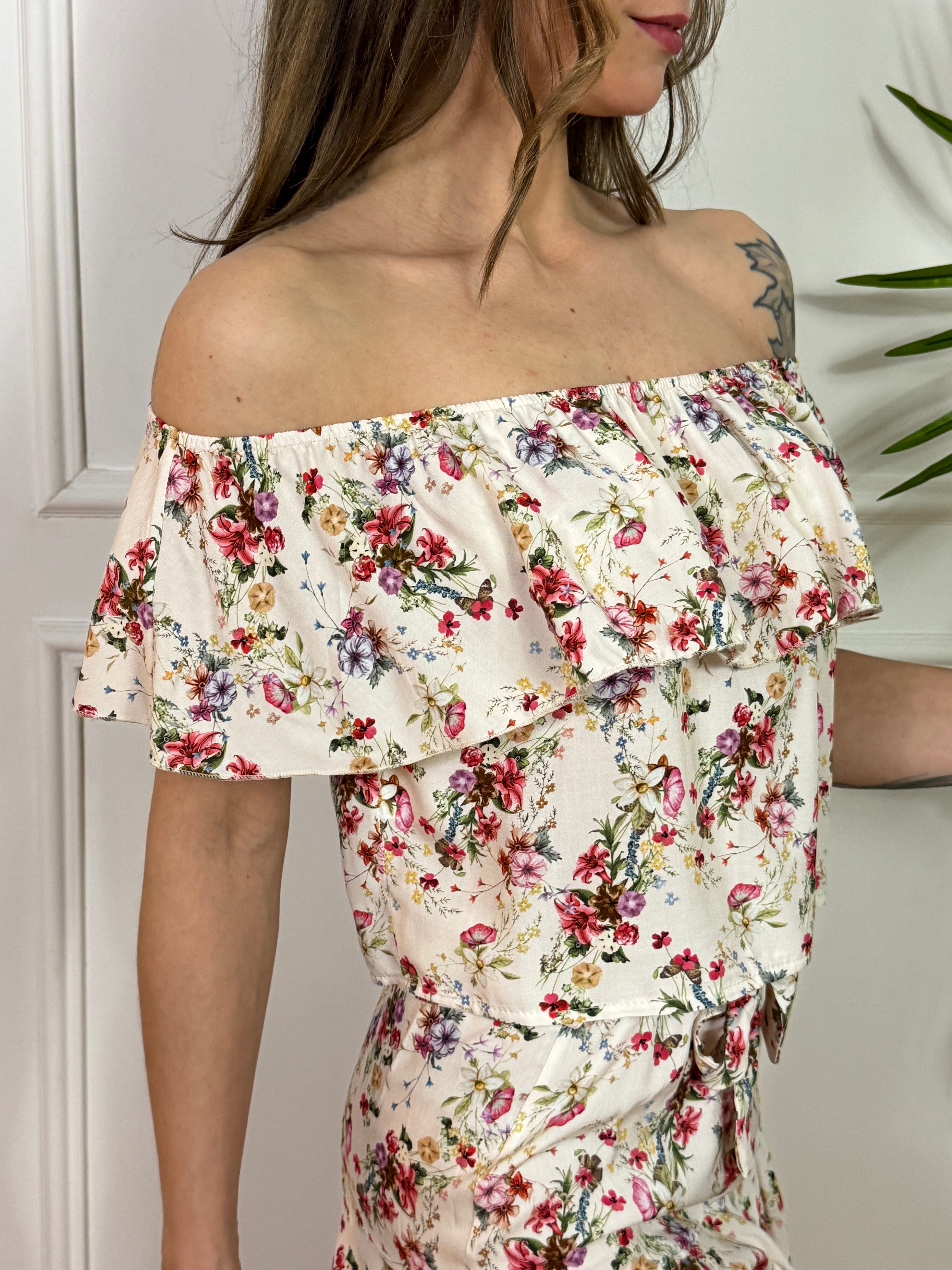 TOP CORTO Susy Mix scollo shiffer PANNA CON FIORELLINI