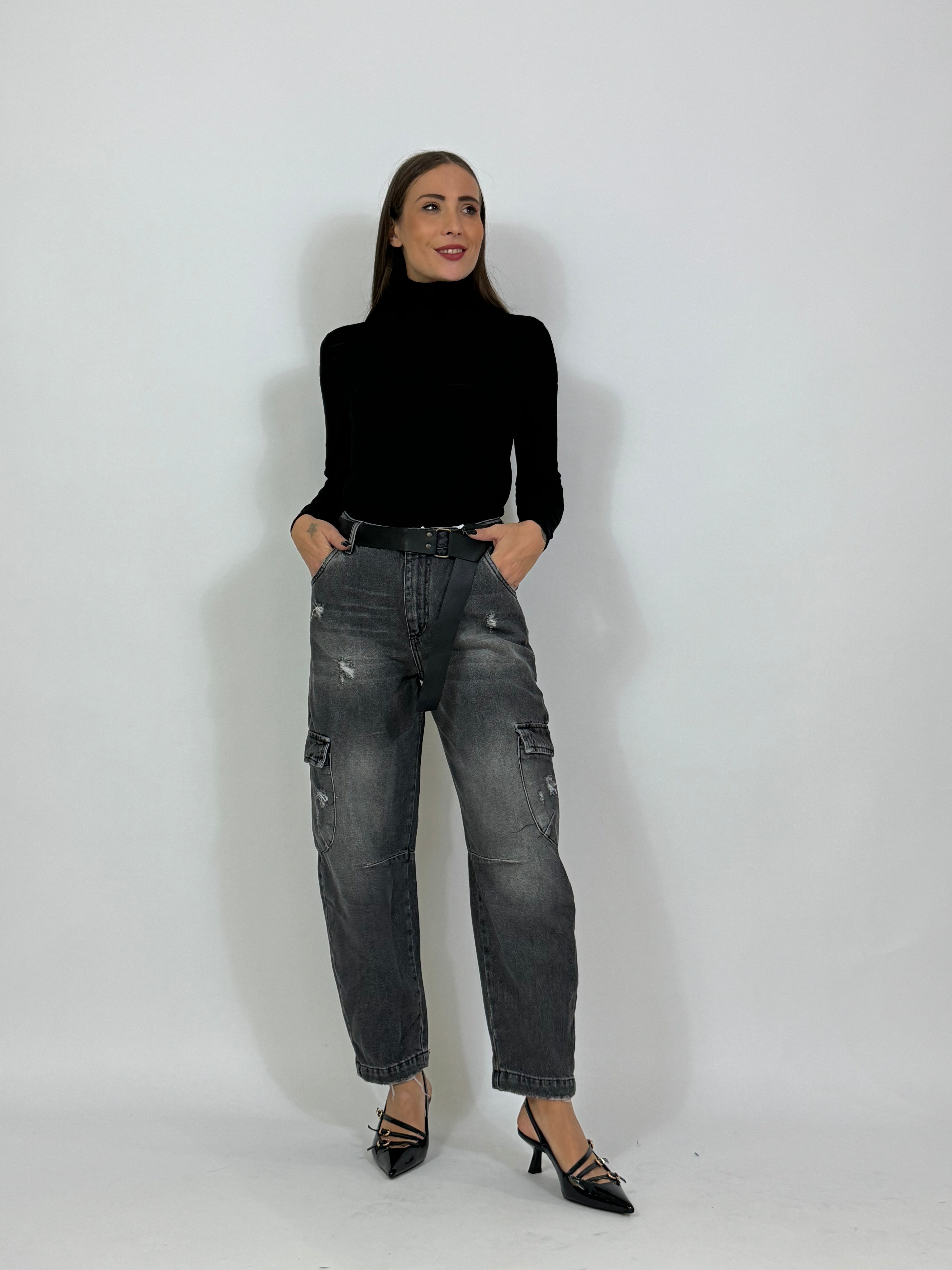 Jeans cargo Susy Mix con tasconi , rotture e cintura