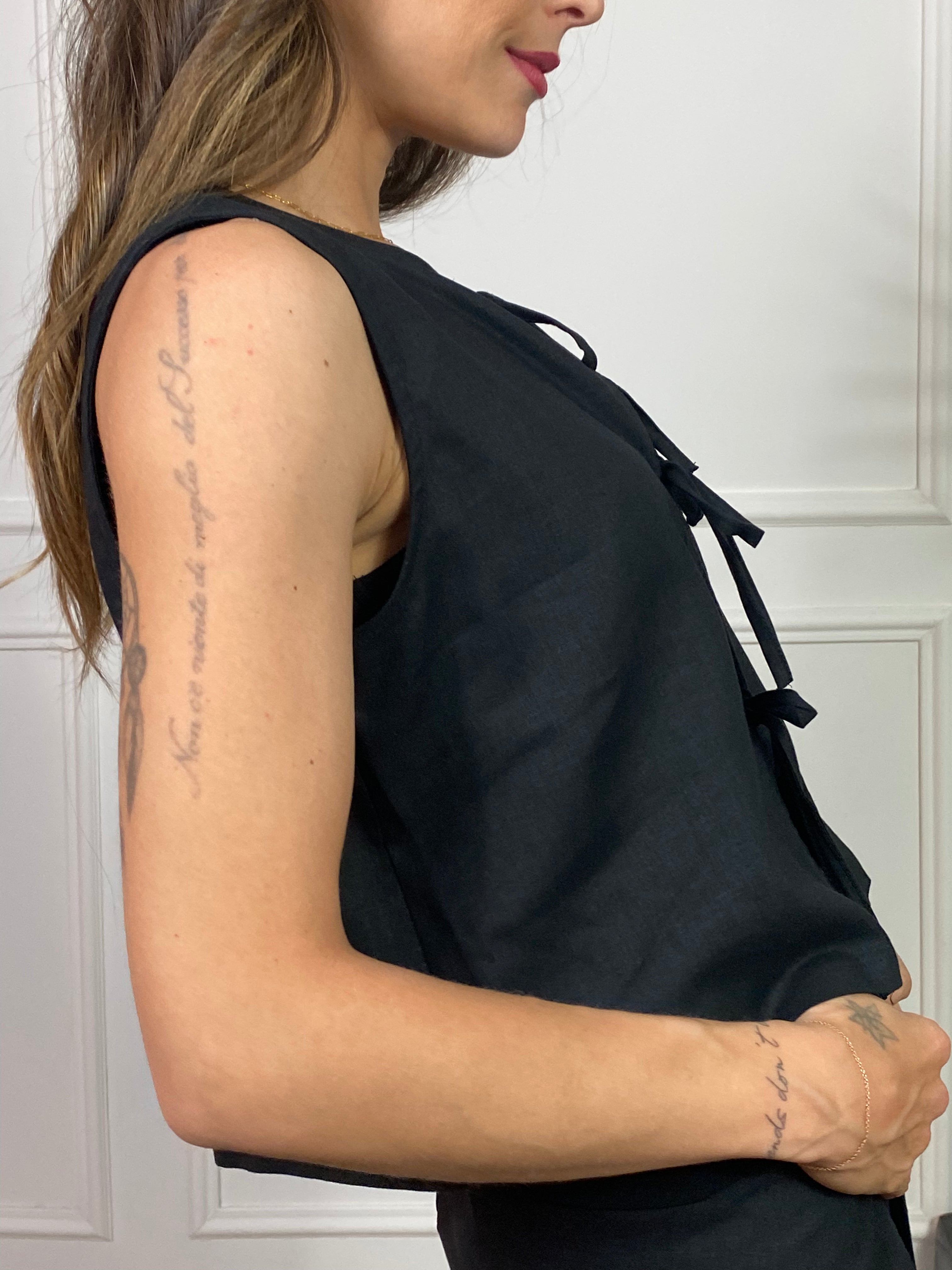 GILET CON LACCETTI LINO VISCOSA KIKISIX TINTA UNITA