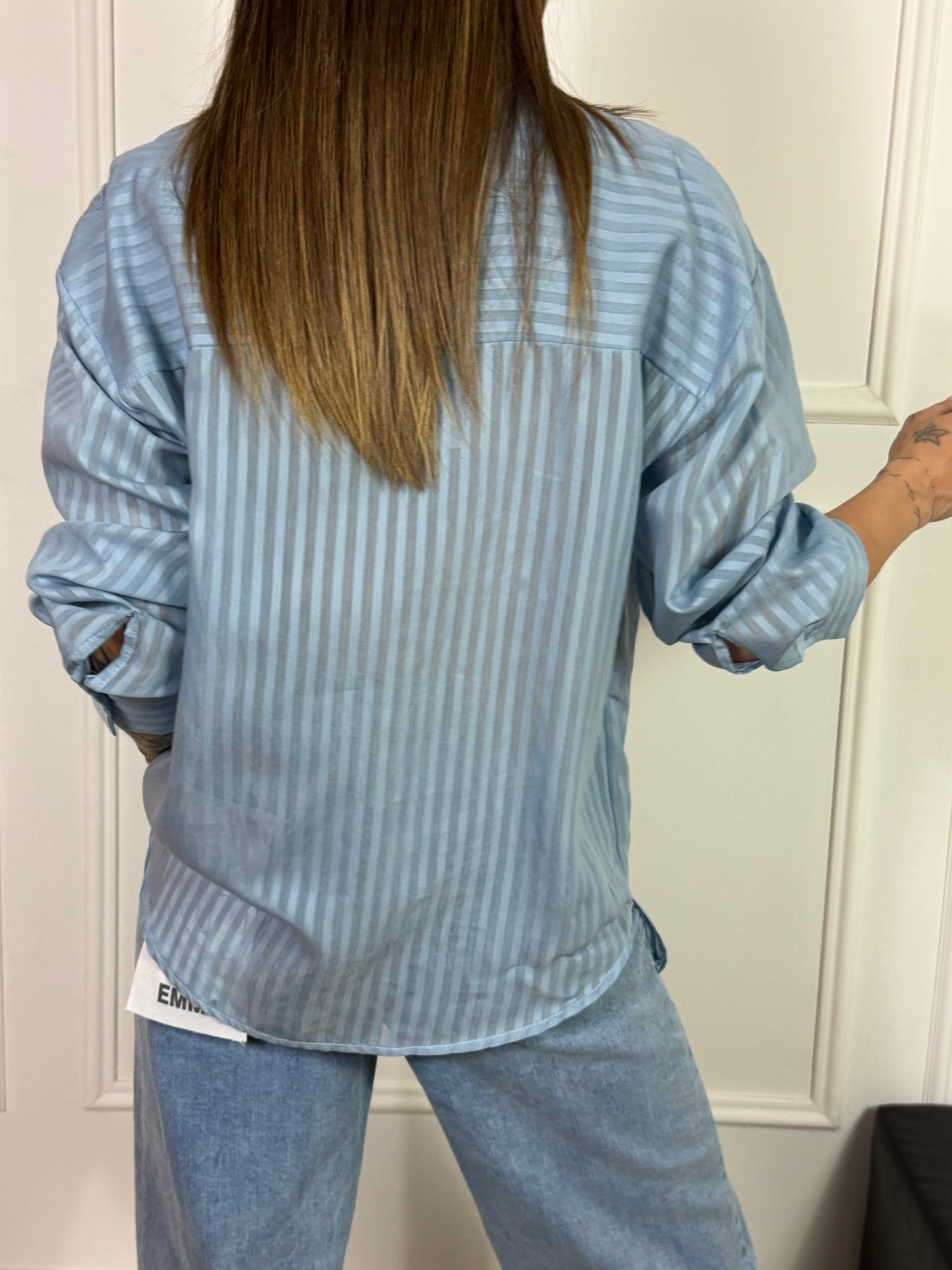 Camicia Have One oversize con cravatta e righe tono su tono