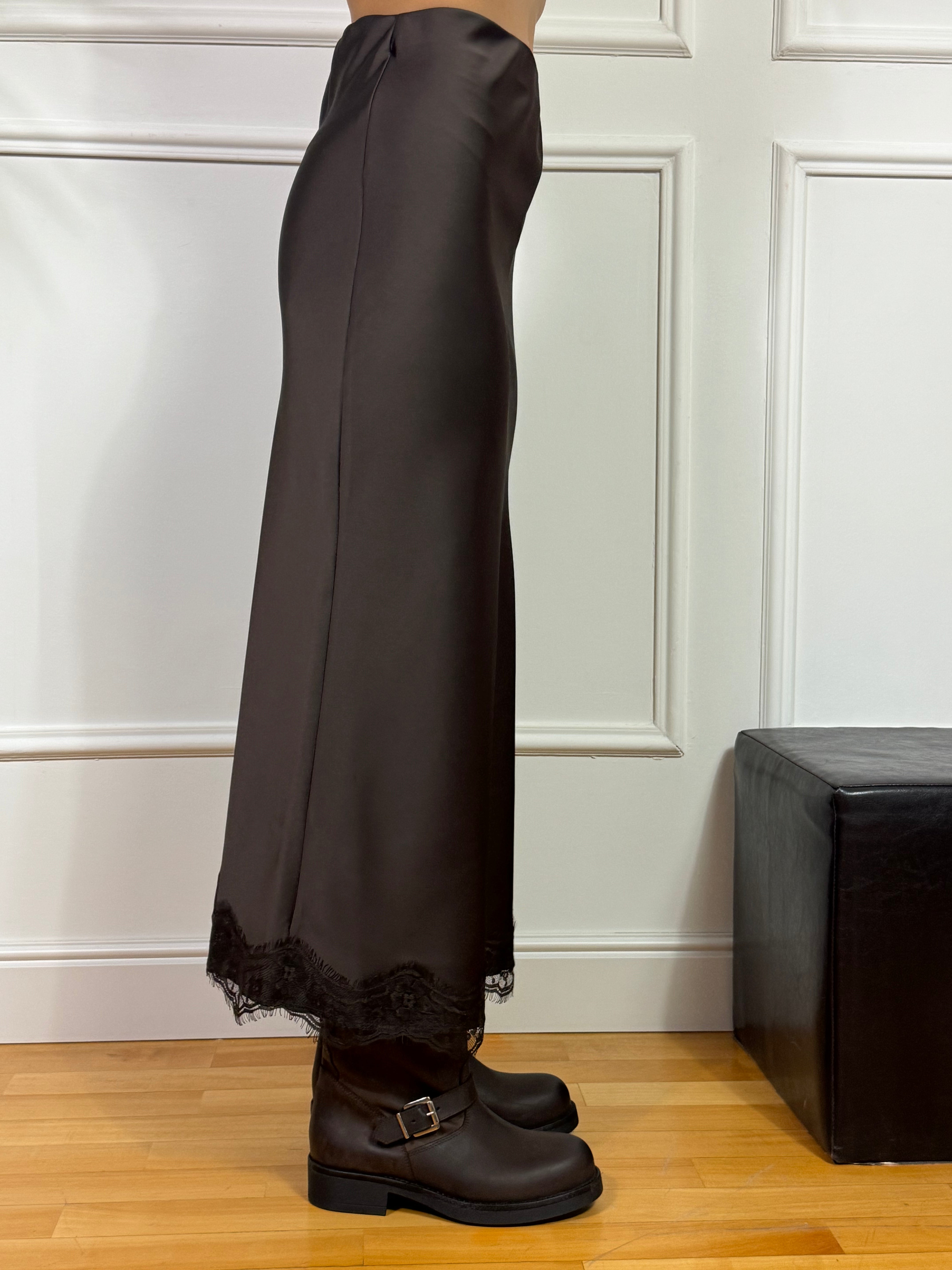 Gonna con pizzo Kikisix in raso sostenuto