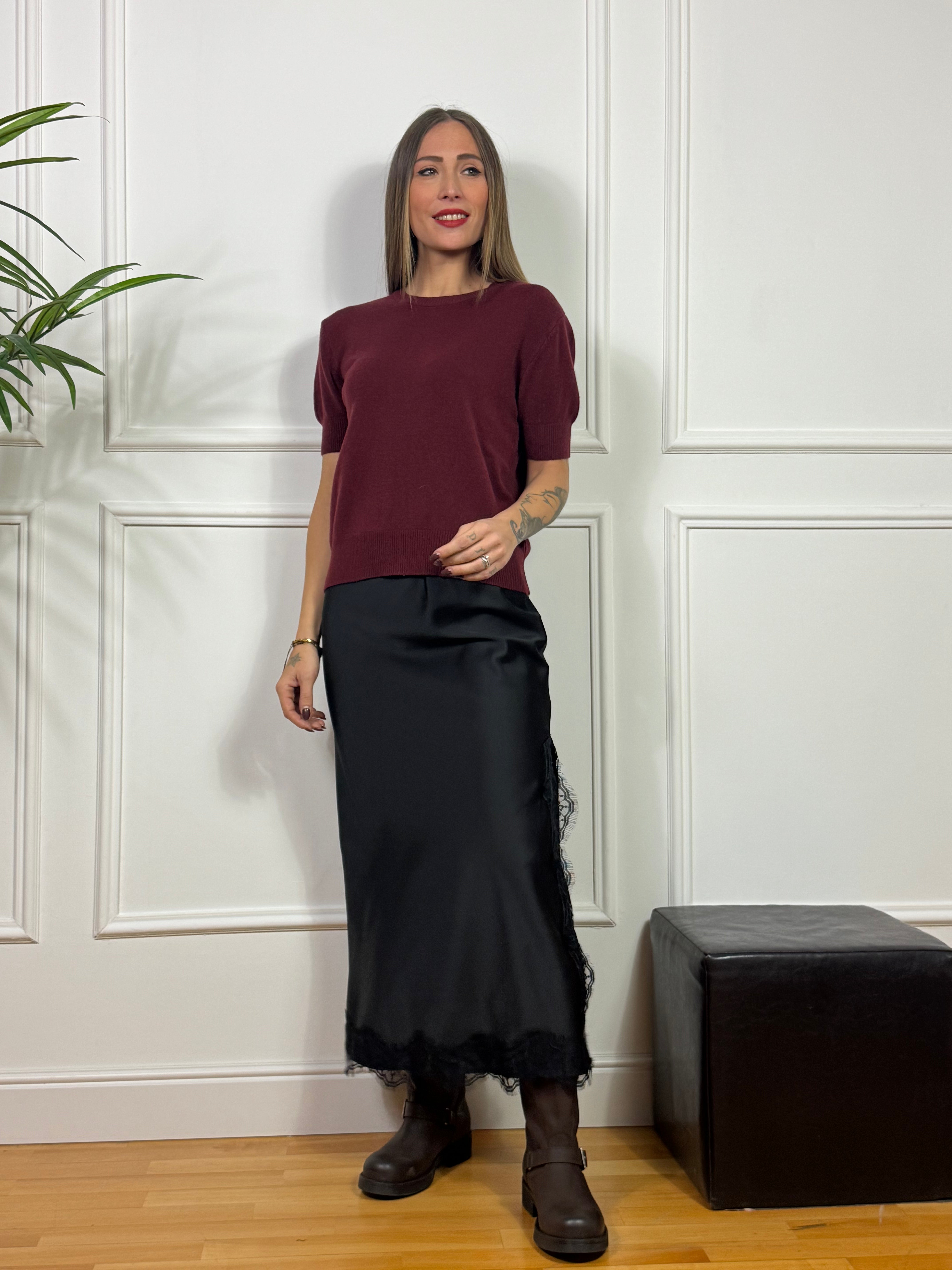 Gonna con pizzo Kikisix in raso sostenuto