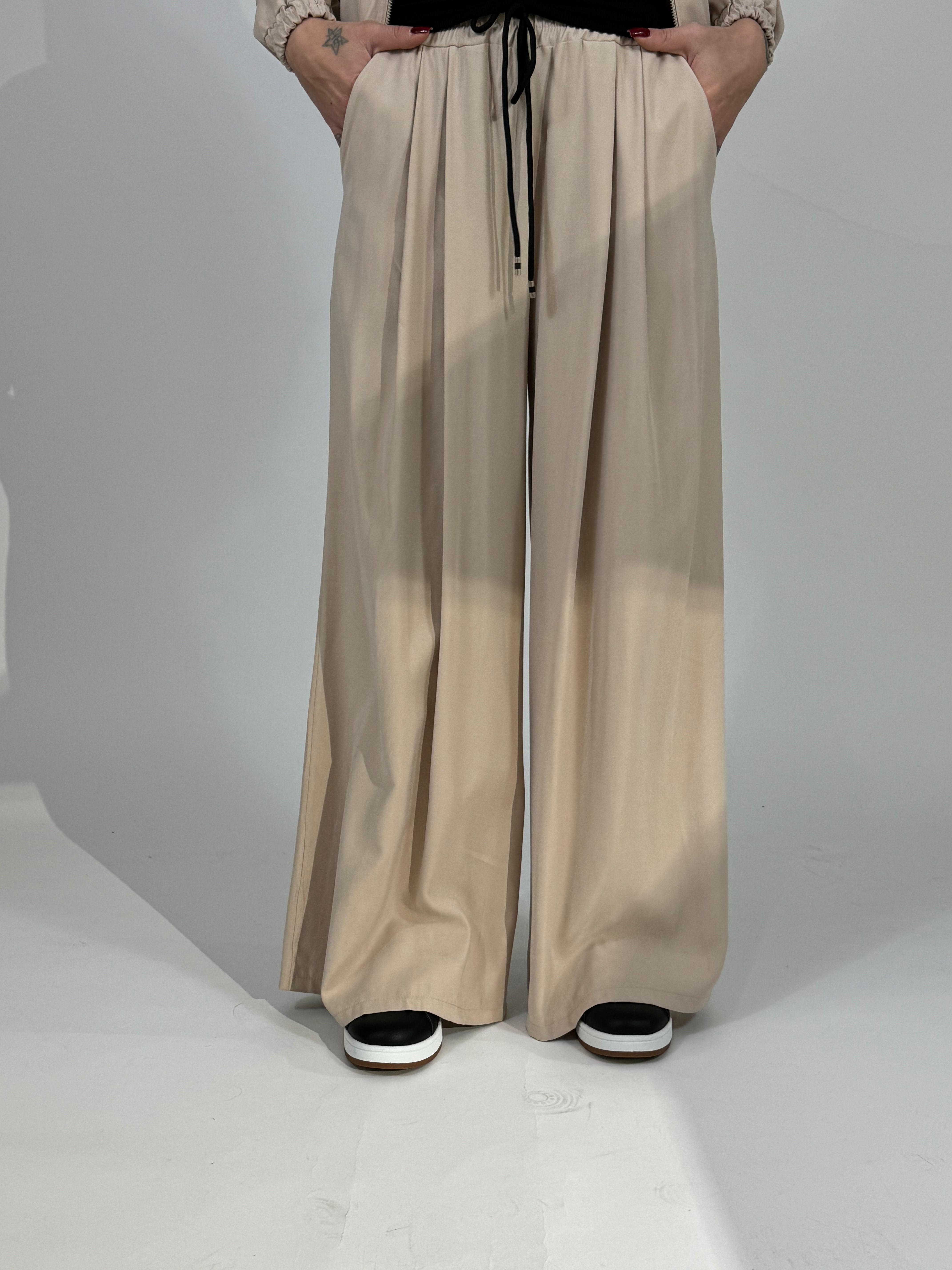 Pantalone ampio sottile con coulisse Kikisix